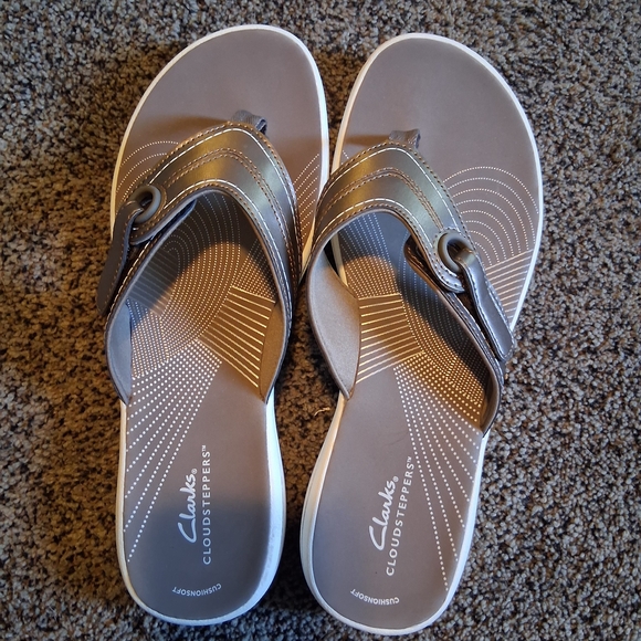 Clarks Pewter Breeze Reyna Sandals - Picture 1 of 3